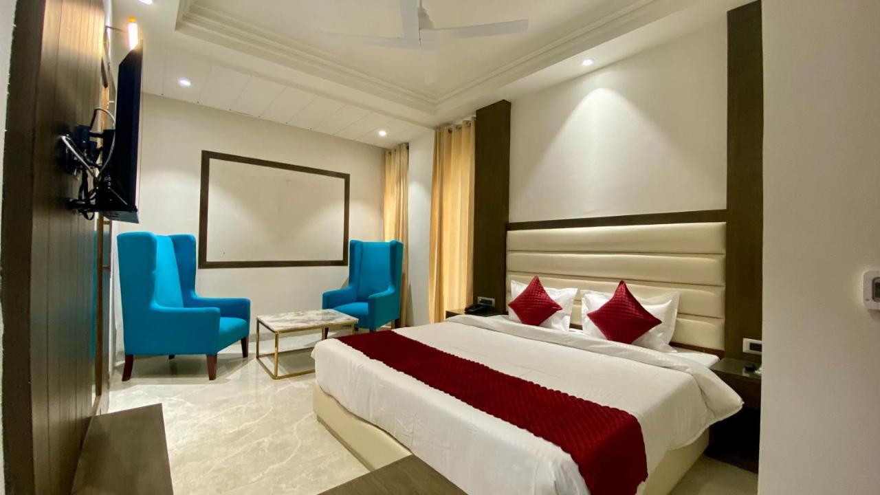 Luxe Resorts - Centrally Heated Air Conditioned Hotel In The Heart Of קסאולי מראה חיצוני תמונה