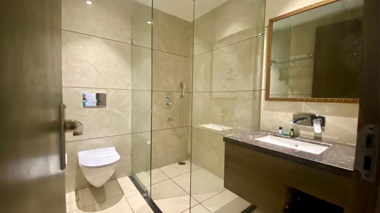 Luxe Resorts - Centrally Heated Air Conditioned Hotel In The Heart Of קסאולי מראה חיצוני תמונה