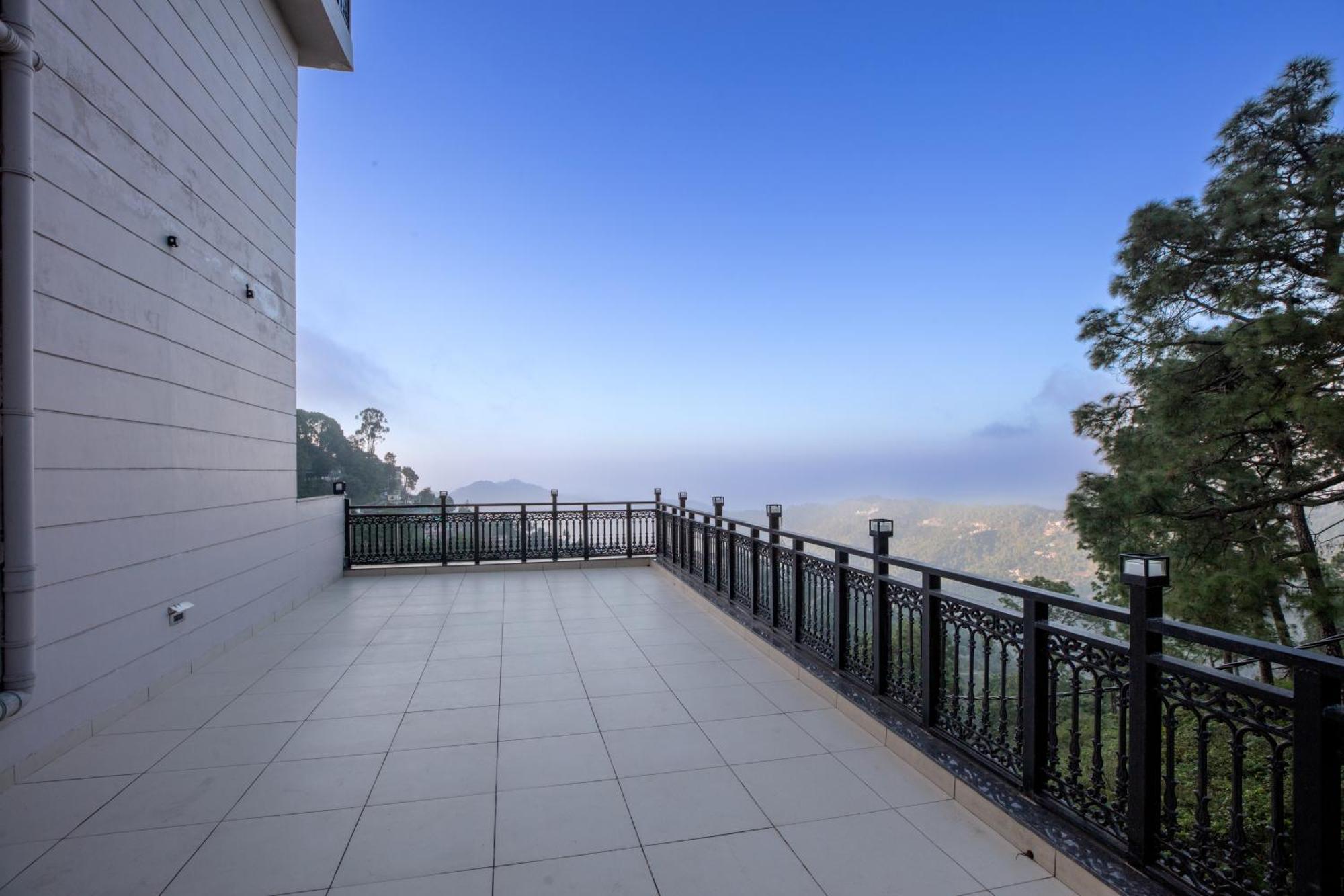 Luxe Resorts - Centrally Heated Air Conditioned Hotel In The Heart Of קסאולי מראה חיצוני תמונה