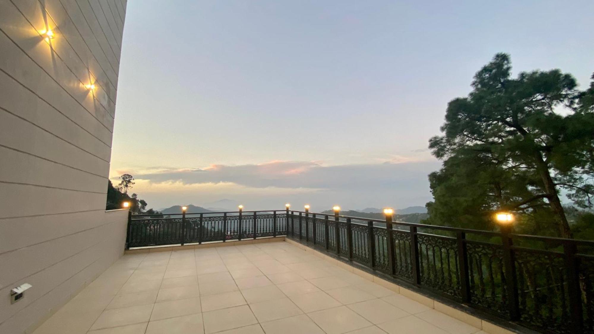 Luxe Resorts - Centrally Heated Air Conditioned Hotel In The Heart Of קסאולי מראה חיצוני תמונה