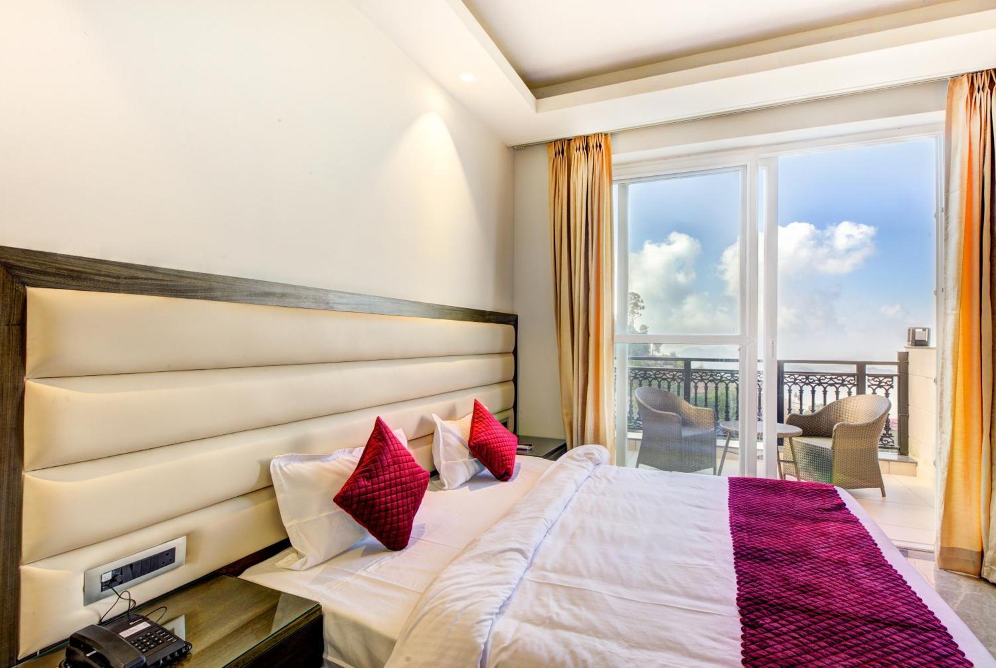 Luxe Resorts - Centrally Heated Air Conditioned Hotel In The Heart Of קסאולי מראה חיצוני תמונה