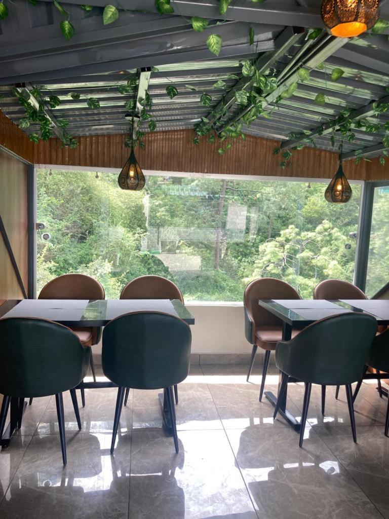 Luxe Resorts - Centrally Heated Air Conditioned Hotel In The Heart Of קסאולי מראה חיצוני תמונה