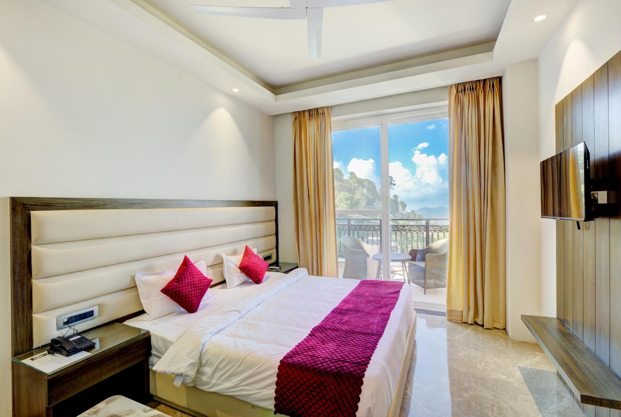 Luxe Resorts - Centrally Heated Air Conditioned Hotel In The Heart Of קסאולי מראה חיצוני תמונה